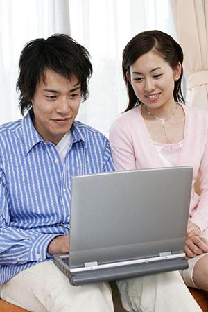 人気のカラコンをいち早く購入できる